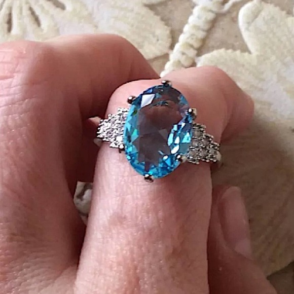 Sterling Silver Aquamarine Ring - Picture 8 of 16